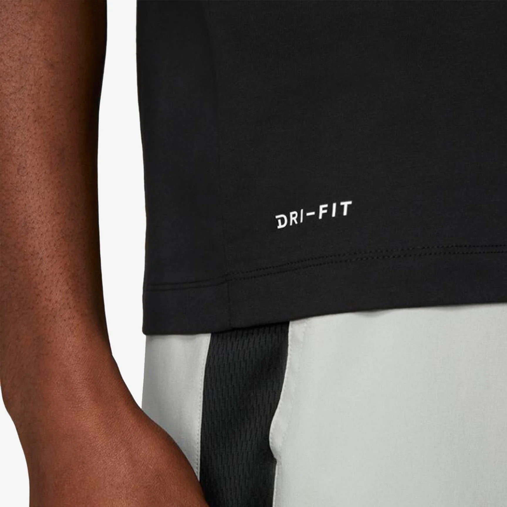 NIKE DRI-FIT GRAPHIC TRAINING T-SHIRT - Image 5
