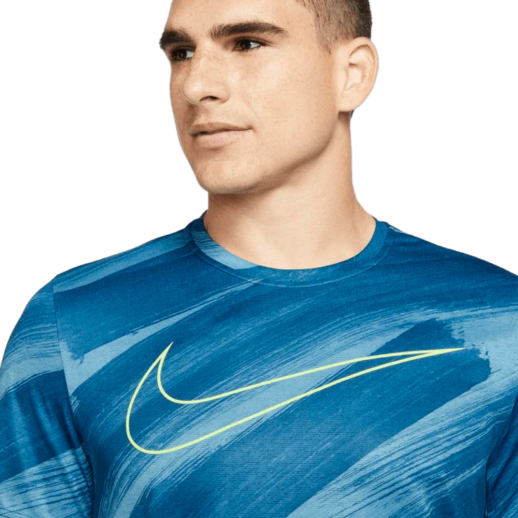 NIKE DRI-FIT SPORT CLASH SUPERSET ENERGY T-SHIRT - Image 3
