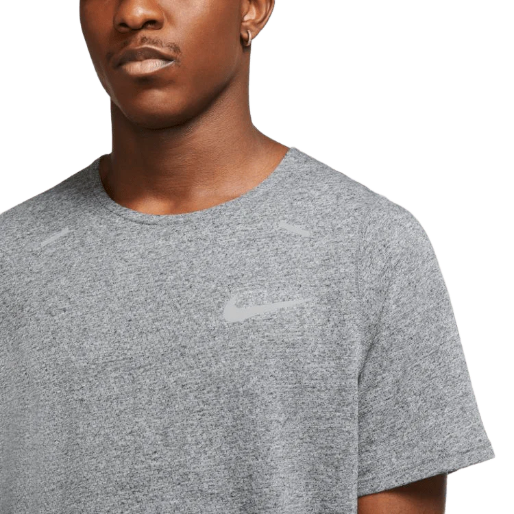 NIKE RISE 365 FUTURE FAST T-SHIRT - Image 5