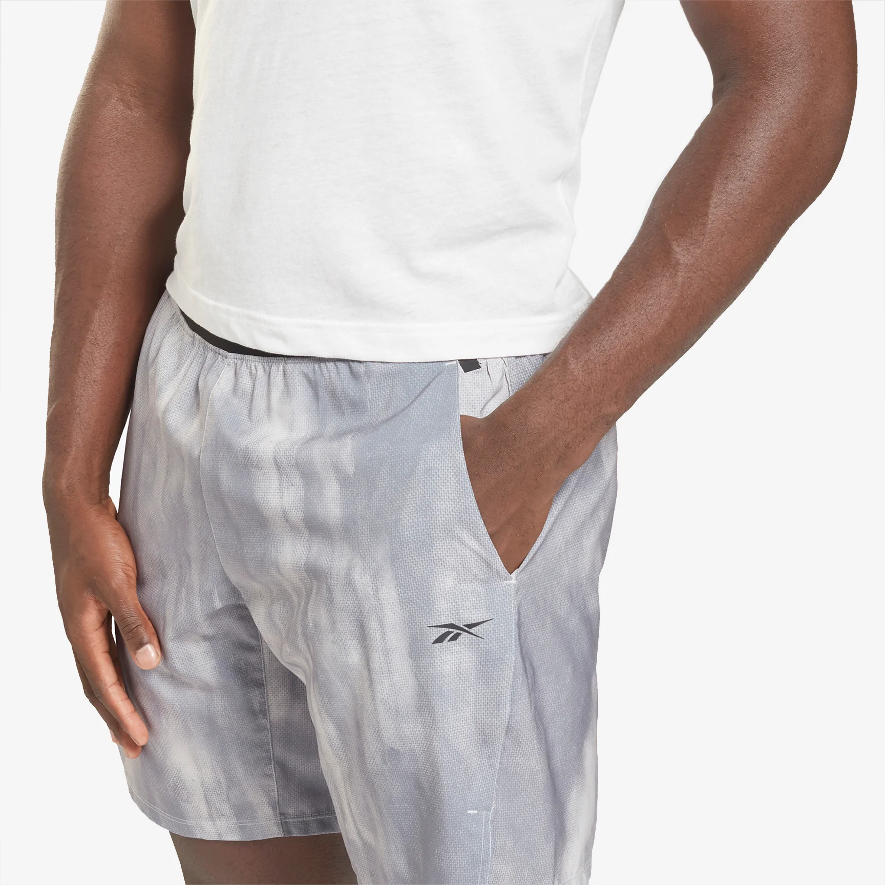 REEBOK EPIC LIGHTWEIGHT PRINTED TRAINING SHORTS - Image 4