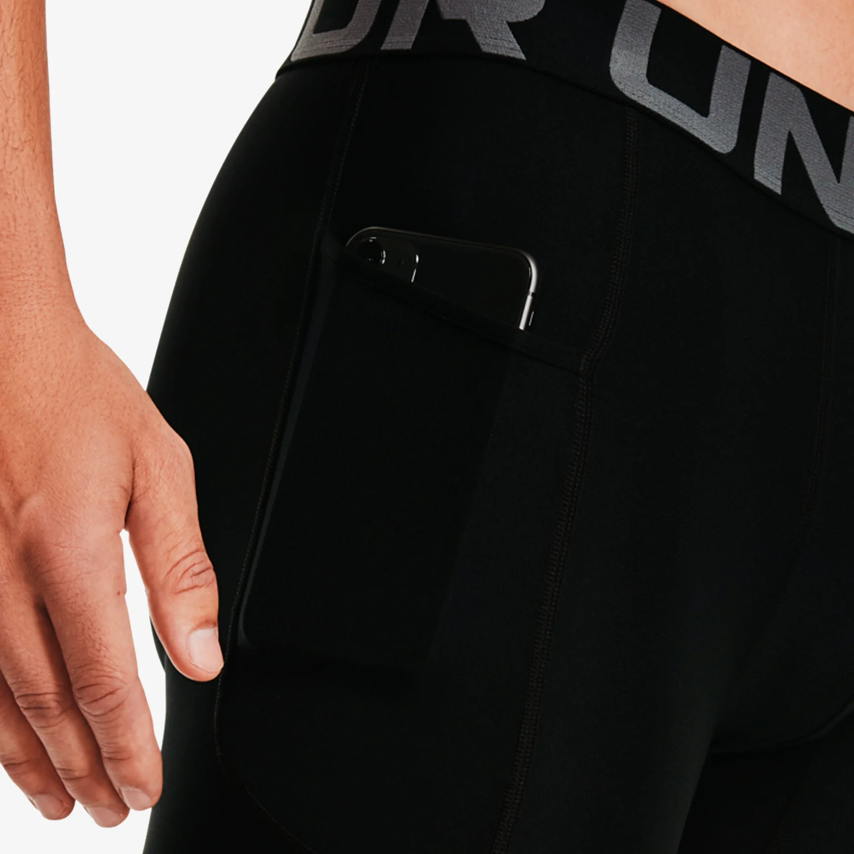 UNDER ARMOUR HEAT GEAR SHORTS - Image 3