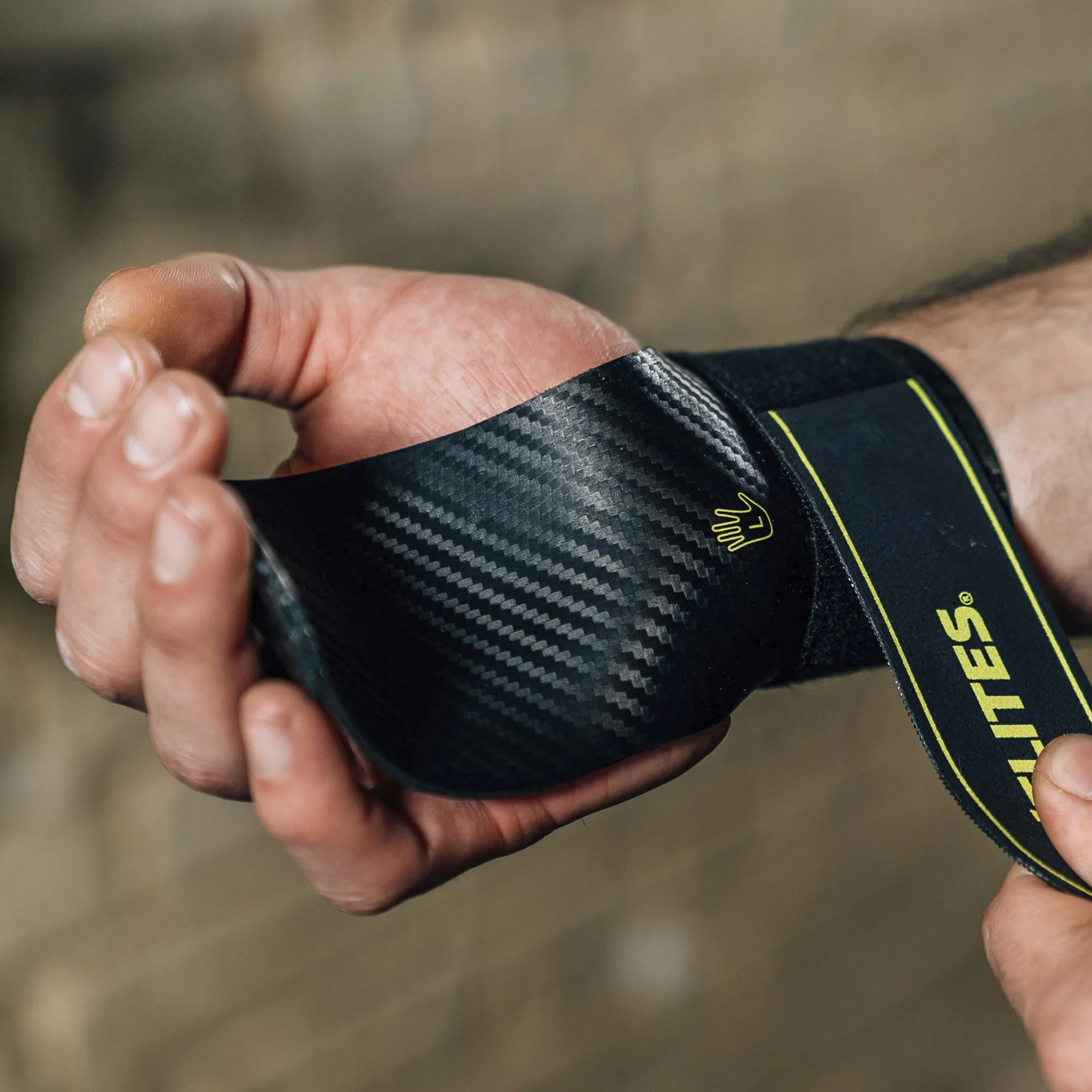 VELITES QUAD CARBON HAND GRIPS - Image 2